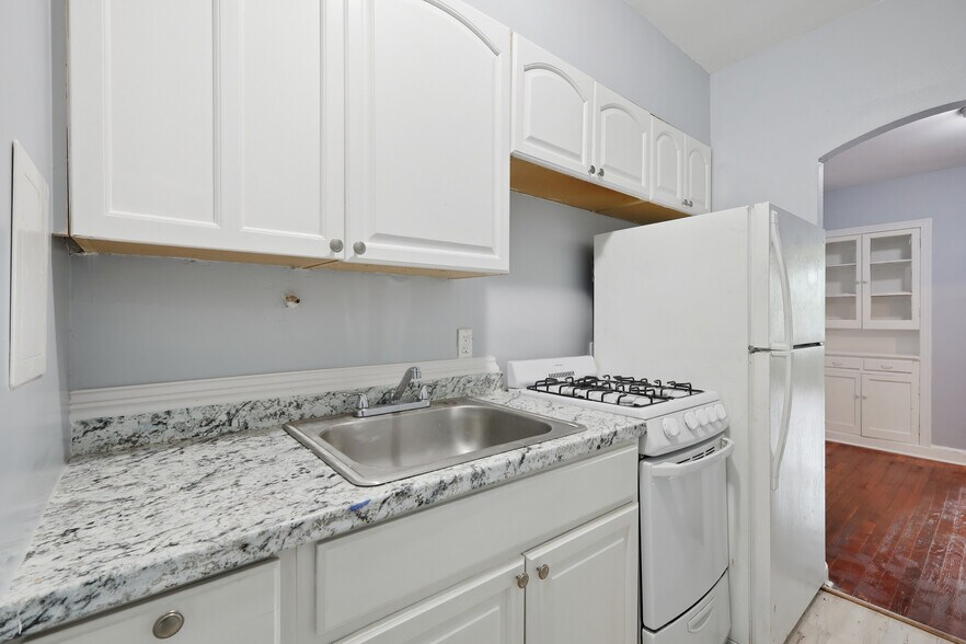 More Photos Of 3919 R St SE, Washington Apartments For Sale