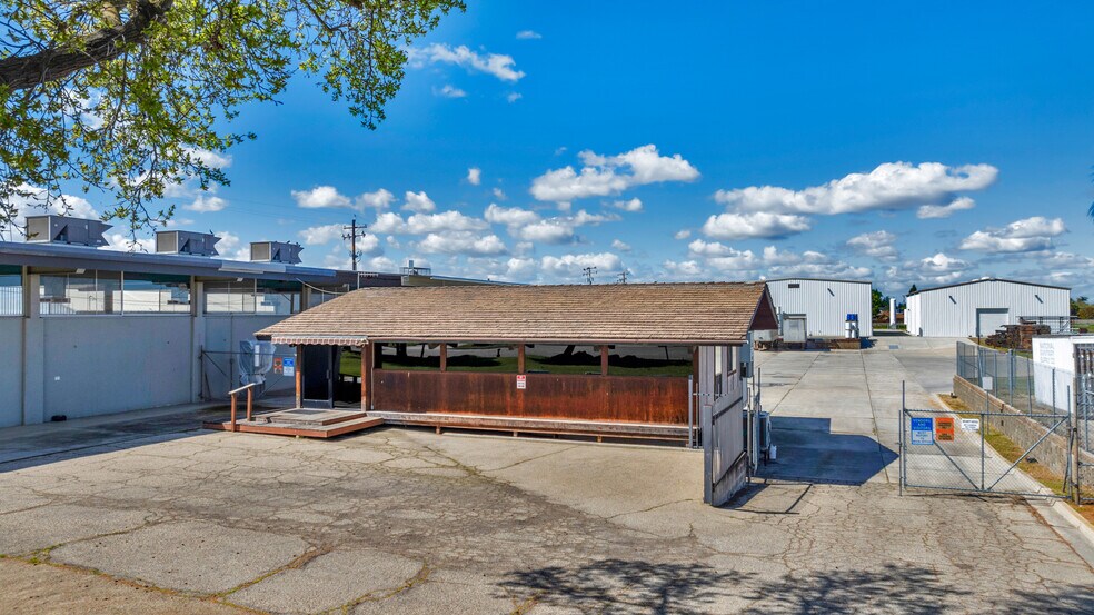 More Photos Of 89 Academy Ave, Sanger Food Processing For Sale