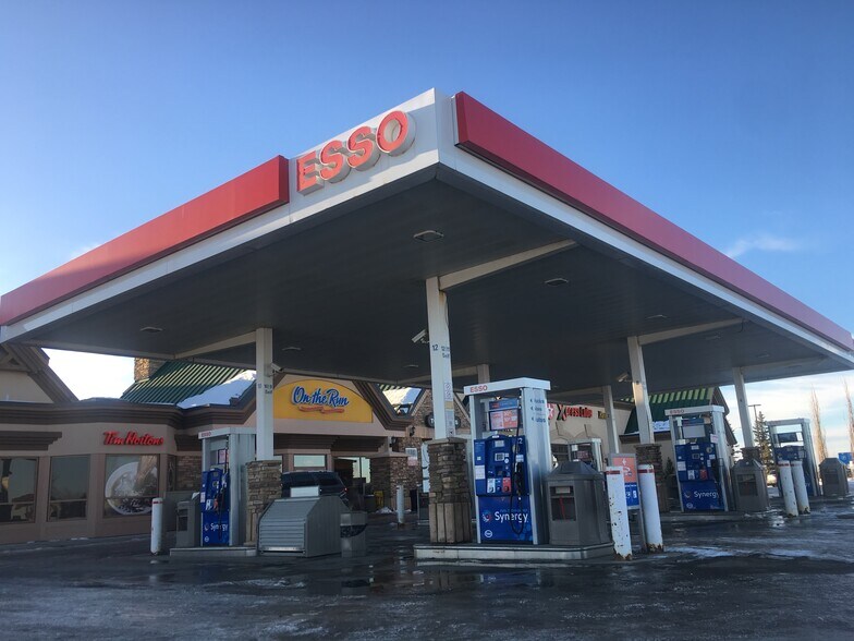 More Photos Of 411 Airport Rd E, Leduc County Storefront For Lease