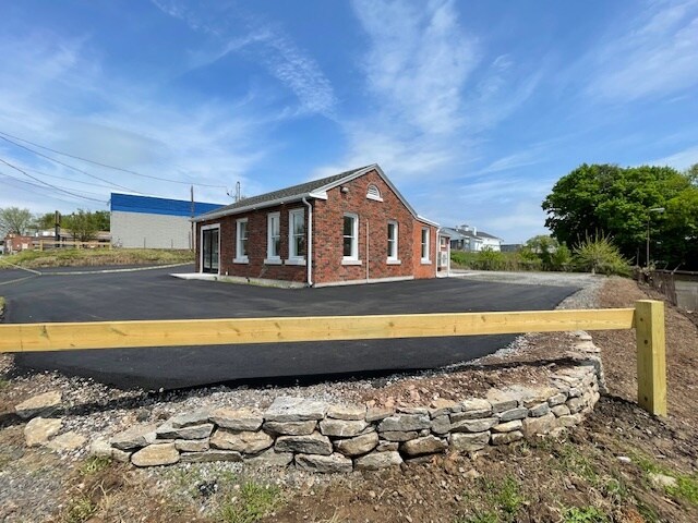 More Photos Of 322 Prospect Ave, Hartford Freestanding For Lease