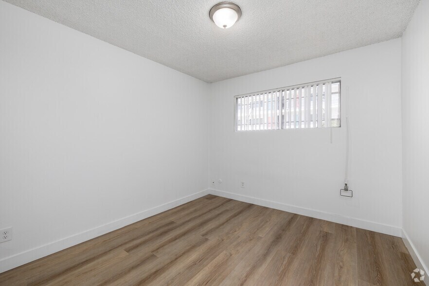 More Photos Of 2700 Ellendale Pl, Los Angeles Apartments For Sale