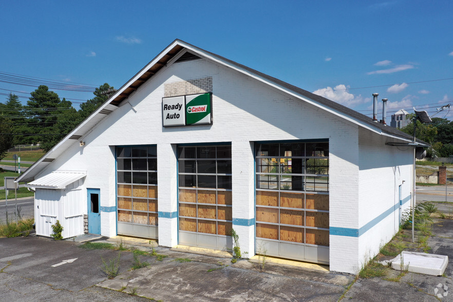 Primary Photo Of 1013 Battleground Ave, Greensboro Auto Repair For Lease