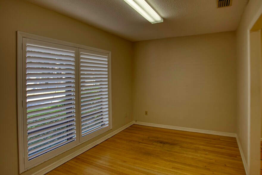 More Photos Of 80 Bonnie Loch Ct, Orlando Office For Lease