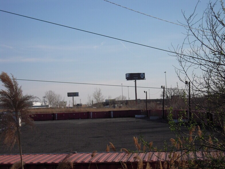 More Photos Of 309 Avenue P, Newark Truck Terminal For Lease