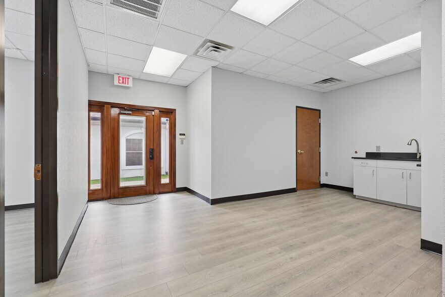 More Photos Of 5152 Village Creek Dr, Plano Office For Lease