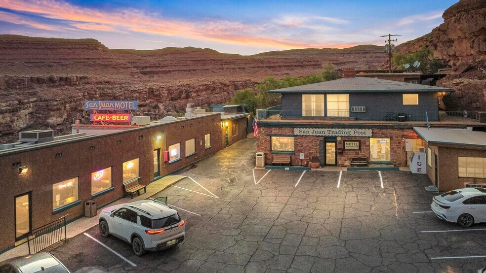 More Photos Of US 163 & San Juan River, Mexican Hat Hotel For Sale