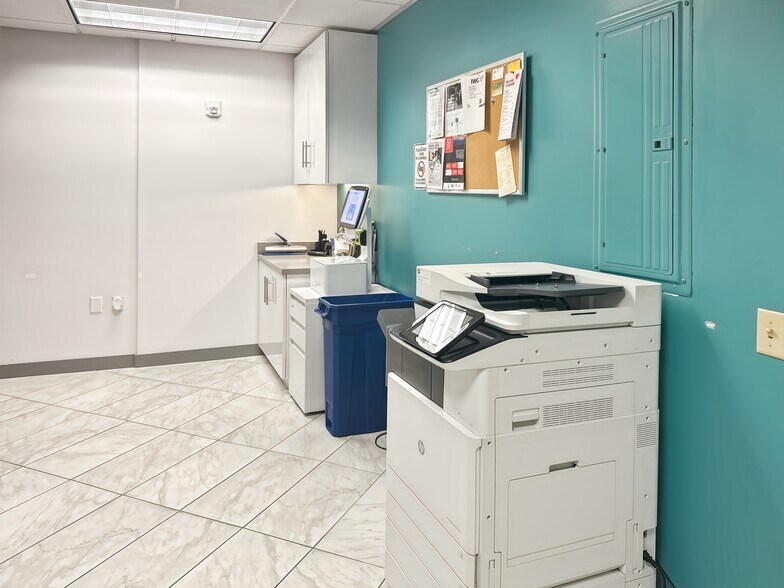 More Photos Of 1221 Brickell Ave, Miami Coworking Space