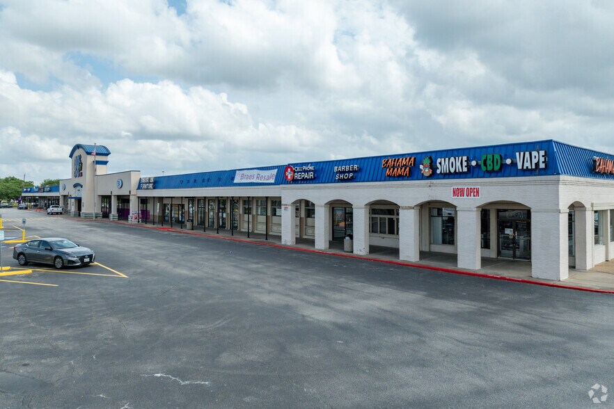 Primary Photo Of 5341-5361 Bellfort St, Houston General Retail For Lease