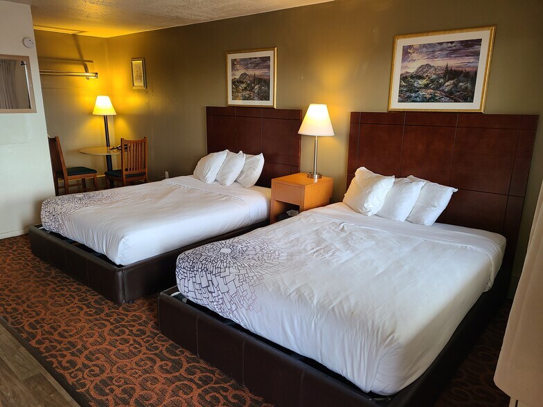 More Photos Of 414 W 29th St, Pueblo Hotel For Sale