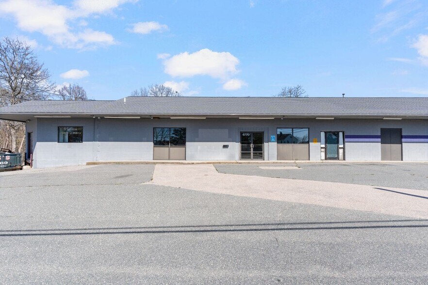 More Photos Of Post @ Post & Namcook Rds., North Kingstown Unknown For Lease