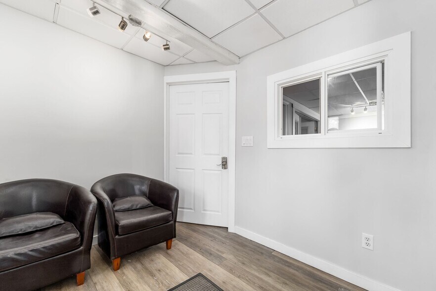 More Photos Of 545 E Main St, Lancaster Office Residential For Sale