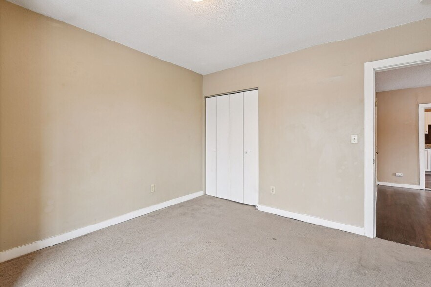 More Photos Of 953 Desoto St, Saint Paul Apartments For Sale