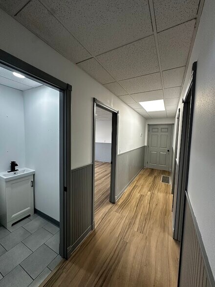 More Photos Of 2852 N Biagio, Ozark Office For Lease