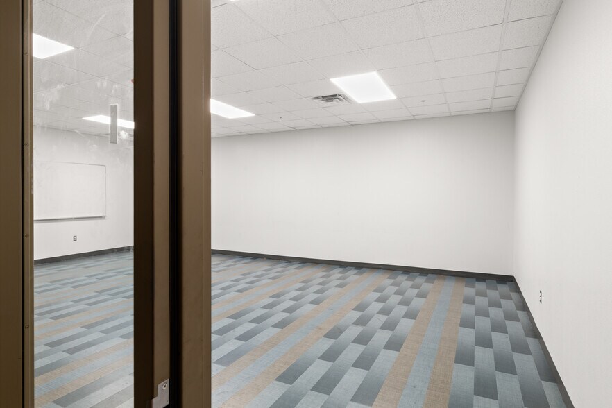 More Photos Of 4201 Del Rey Blvd, Las Cruces Office For Sale