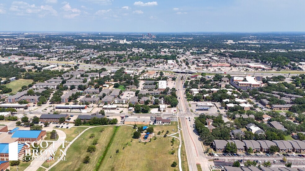 More Photos Of 638 Londonderry Ln, Denton Medical For Sale