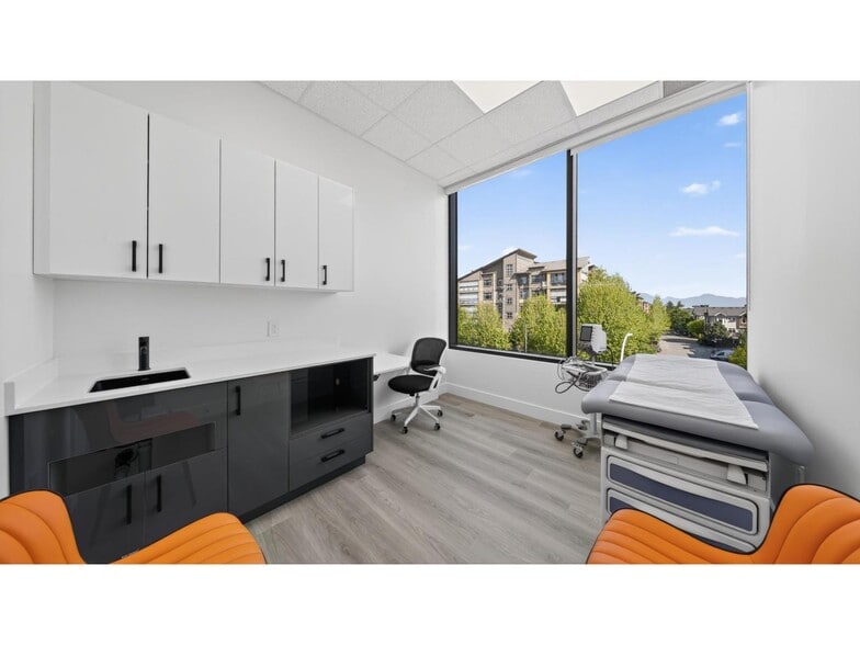 More Photos Of 7980 B 206A st, Langley Medical For Lease