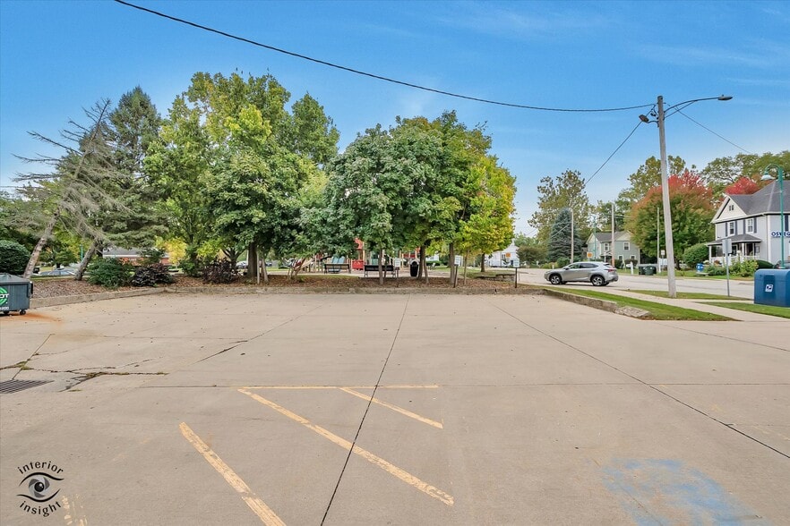 More Photos Of 26 S Madison St, Oswego Post Office For Sale
