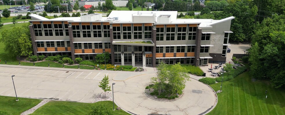 More Photos Of 425 Better Way, Appleton Office For Lease