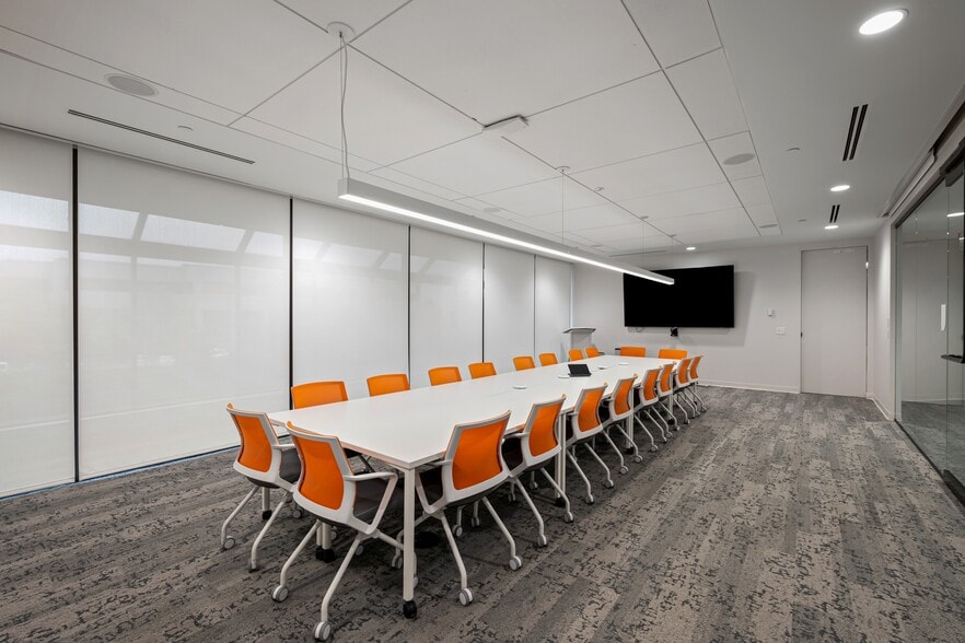 More Photos Of 3340 Perimeter Hill Dr, Nashville Office For Sale