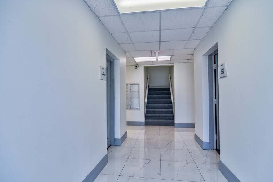 More Photos Of 12945 Seminole Blvd, Largo Office For Lease