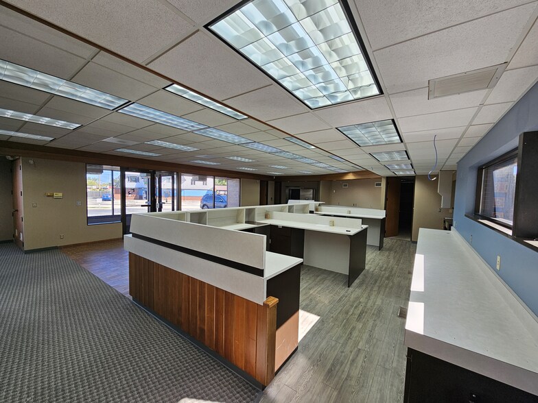 More Photos Of 1093 Appleton Rd, Menasha Office For Sale