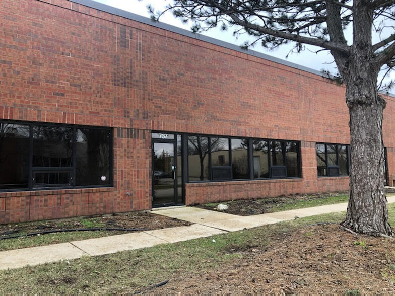 Primary Photo Of 737 Hastings Dr, Buffalo Grove Flex For Lease