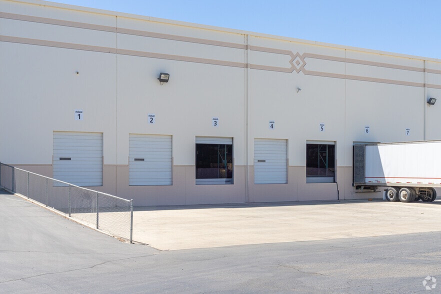 More Photos Of 9860 Ferguson Ave, Visalia Distribution For Lease