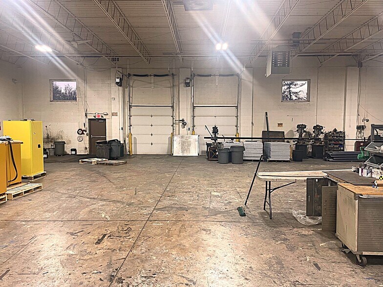 More Photos Of 50 Richard Rd, Warminster Light Manufacturing For Lease