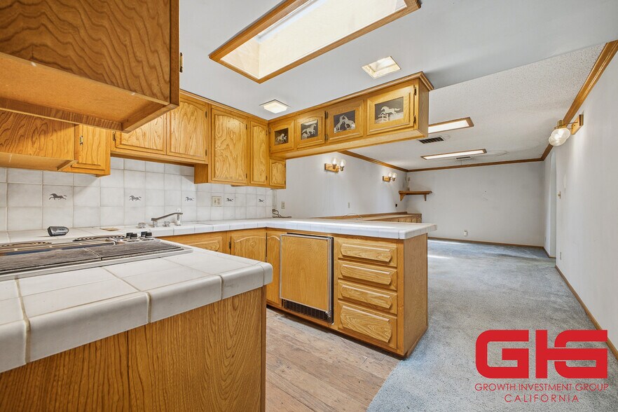 More Photos Of 2020 S Mesa St, San Pedro Industrial For Sale