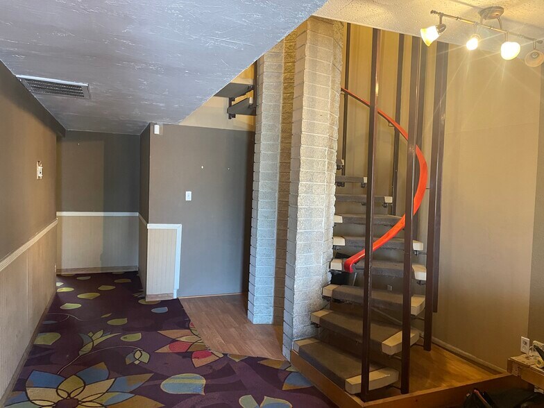 More Photos Of 214 S Maryland Pky, Las Vegas Loft Creative Space For Sale