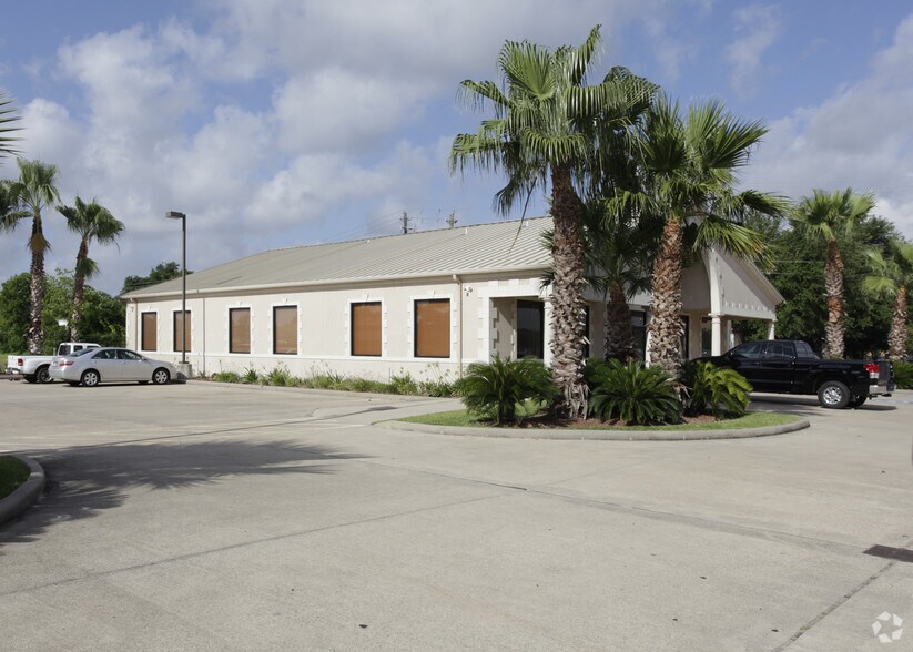 More Photos Of 3326 Watters Rd, Pasadena Medical For Sale