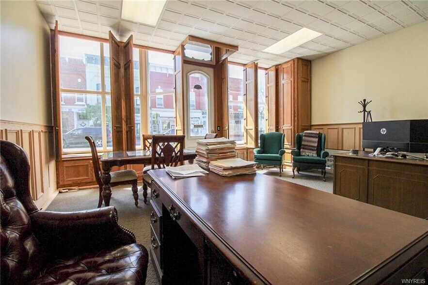 More Photos Of 15 Main St, Middleport Storefront For Lease
