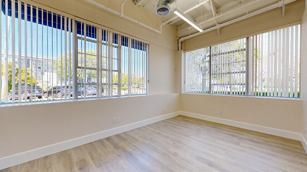 More Photos Of 1311-1425 63rd St, Emeryville Distribution For Lease