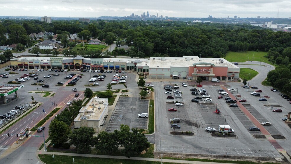 More Photos Of 211 S 18th St Expy, Kansas City Fast Food For Sale