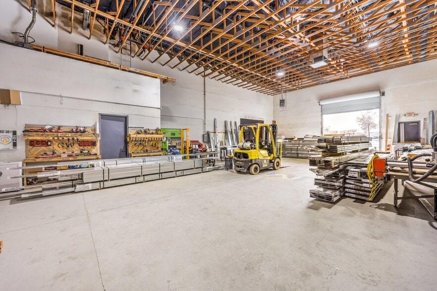 More Photos Of 353 Pilot Rd, Las Vegas Warehouse For Sale