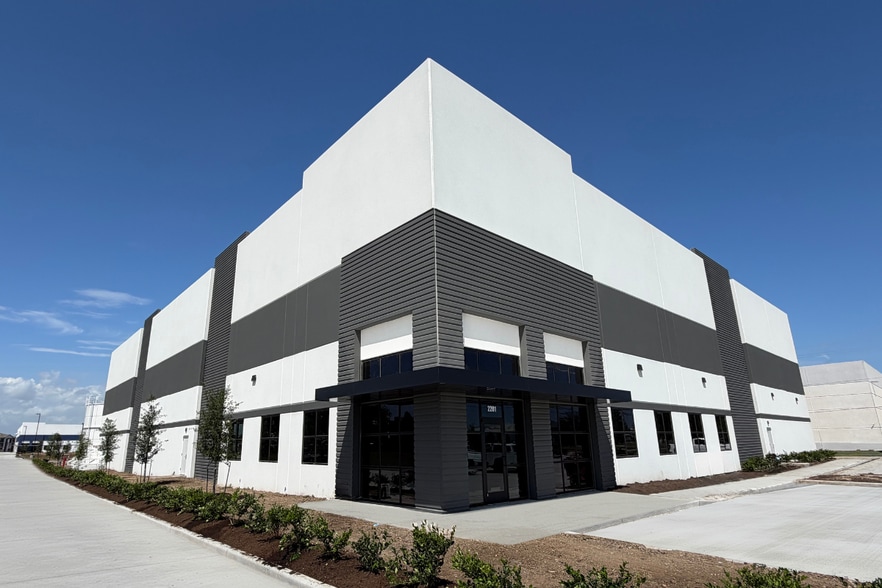 Primary Photo Of 2201 Genoa Red Bluff Rd, Pasadena Distribution For Sale