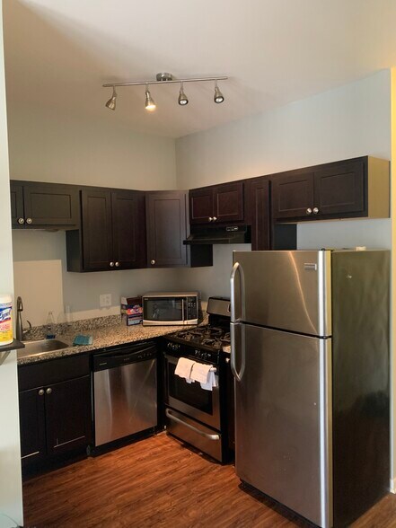 More Photos Of 3014 W Irving Park Rd, Chicago Storefront Retail Residential For Sale