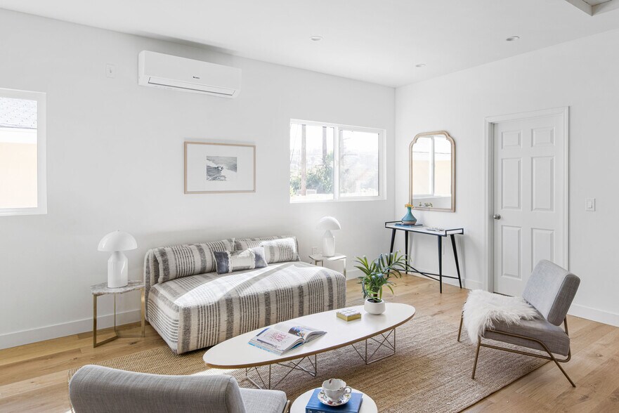 More Photos Of 4363 Eagle Rock Blvd, Los Angeles Multifamily For Sale