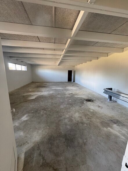 More Photos Of 5759 Tammy Little Dr, Section Warehouse For Sale