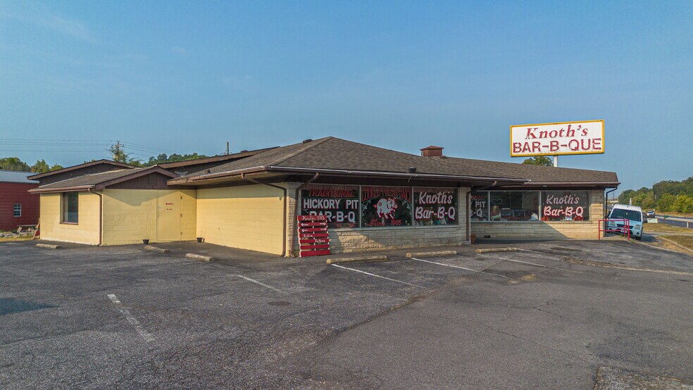 More Photos Of 728 US Highway 62, Grand Rivers Specialty For Sale