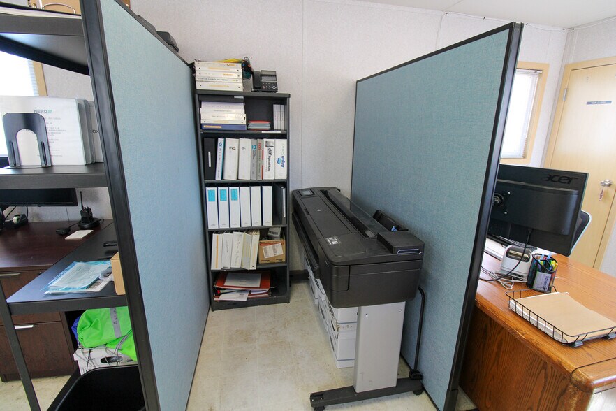 More Photos Of 5640 44th Ave S, Clinton Industrial For Sale