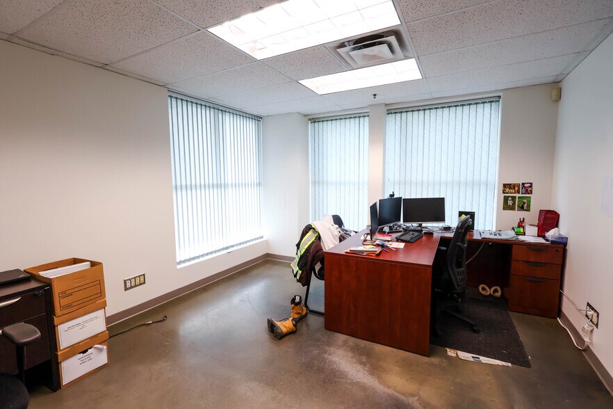 More Photos Of 26620 56 Ave, Langley Twp Warehouse For Sale