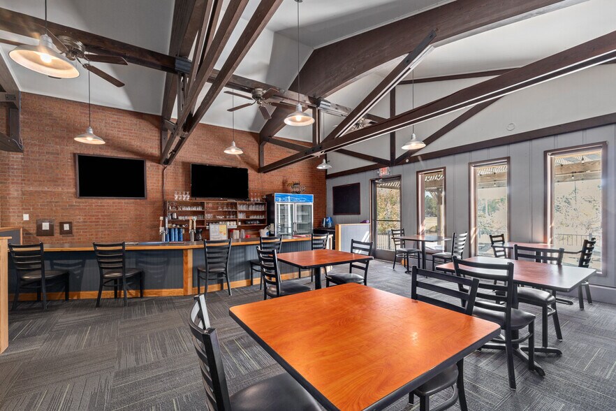 More Photos Of 4552 Gilliland Dr, Kimball Restaurant For Sale