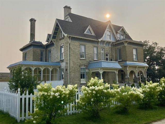 More Photos Of 220 Saint Lawrence Ave, Janesville Storefront Retail Residential For Sale