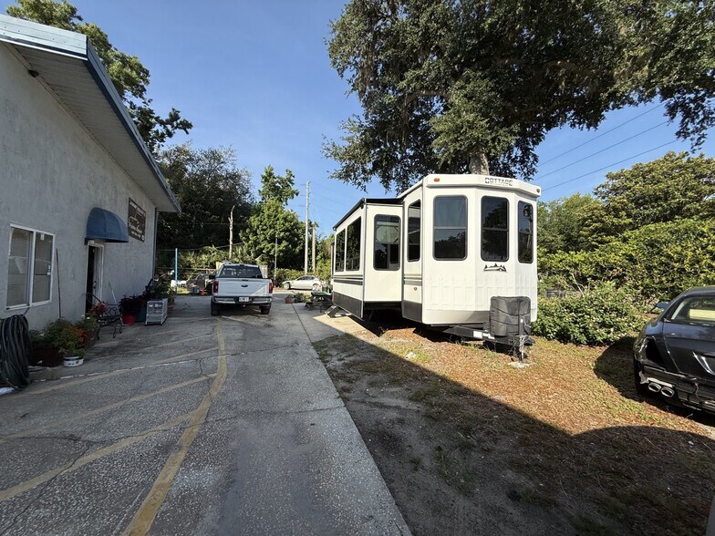 More Photos Of 5508 Benchmark Ln, Sanford Warehouse For Sale