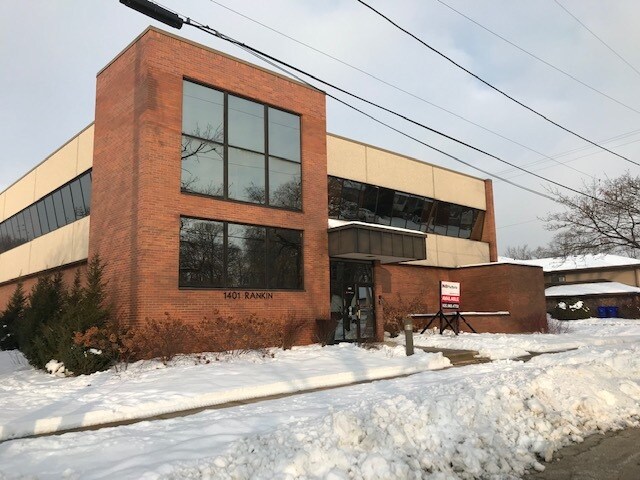 More Photos Of 1401 N Rankin St, Appleton Office For Sale