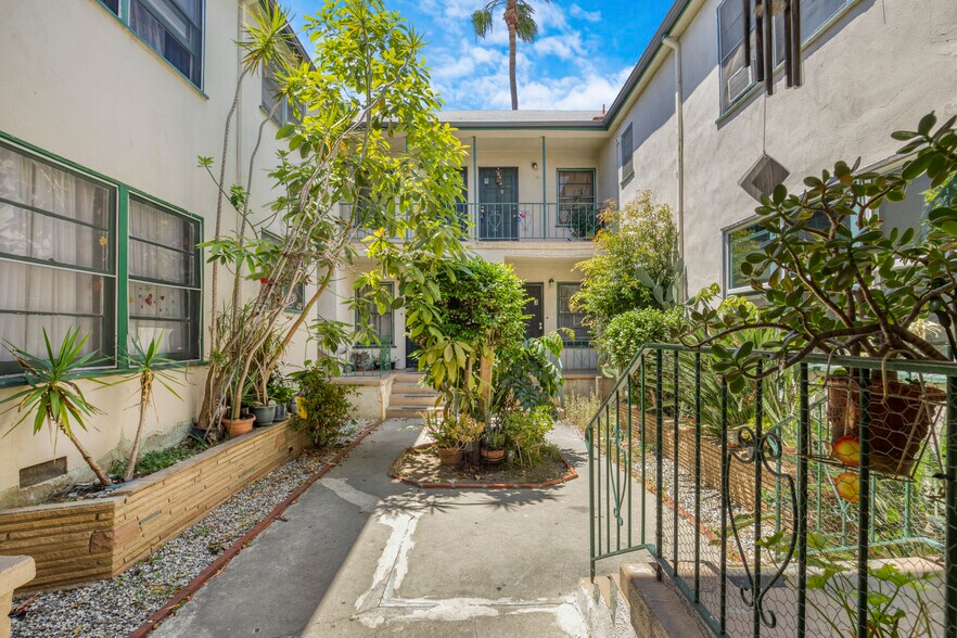 More Photos Of 1215 S Fairfax Ave, Los Angeles Apartments For Sale