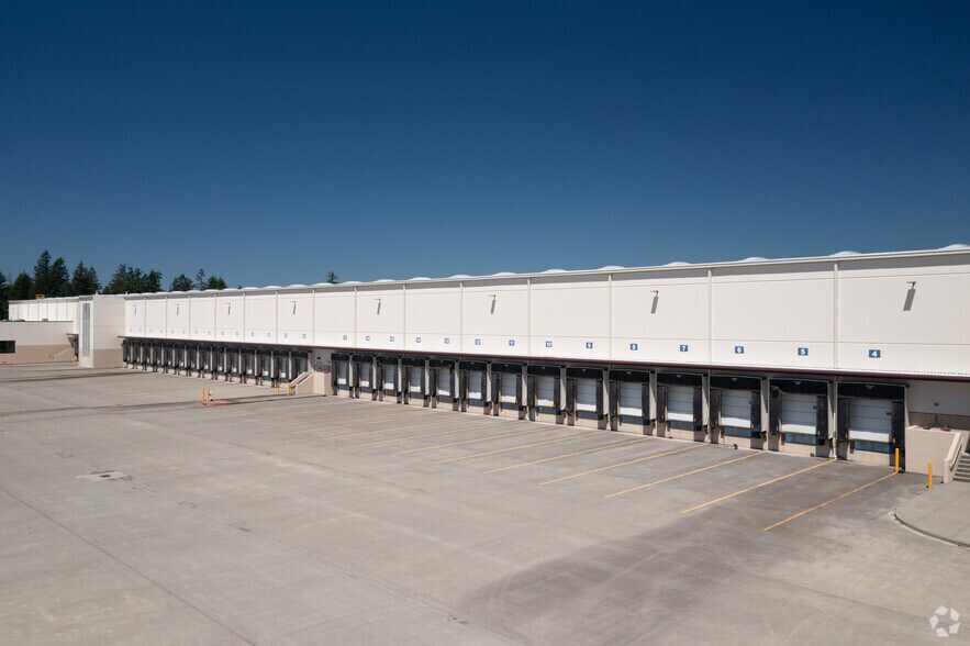 More Photos Of 4175 Pioneer Ave, Dupont Distribution For Lease