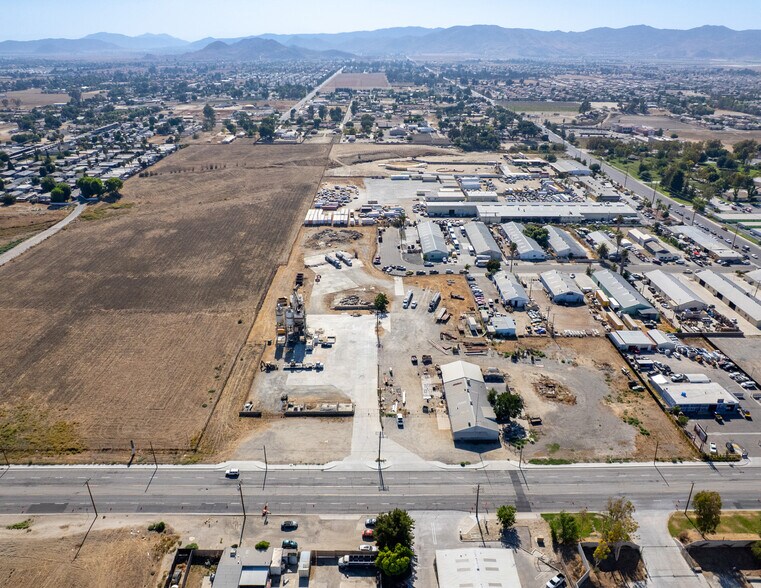 More Photos Of 1315 N State St, Hemet Contractor Storage Yard For Sale