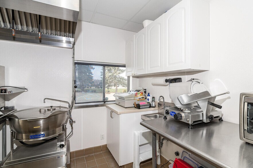 More Photos Of 9270 E 141st St, Noblesville Fast Food For Sale